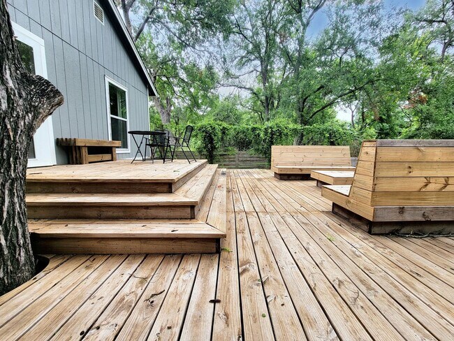 Building Photo - 5501 Downs Dr