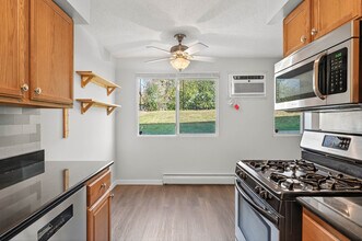 Building Photo - Rosco Apts-2720