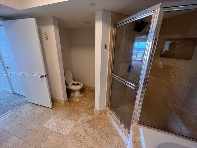 Building Photo - 21055 Yacht Club Dr