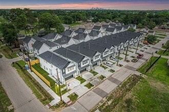 Building Photo - 5630 Balbo St