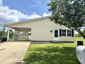 Building Photo - 5317 Beechwood Dr