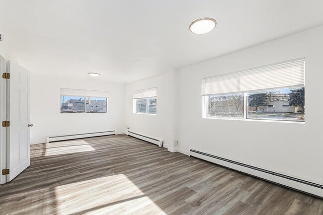 Building Photo - Large 4 bed 4 bath Home in Golden!