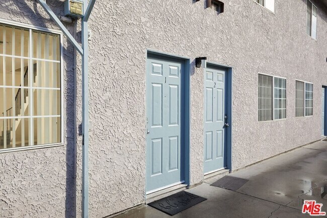 Building Photo - 6616 Sylmar Ave
