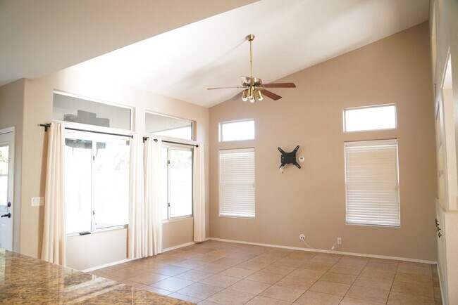 Building Photo - Beautiful Chandler Rental Dobson & Ray