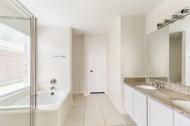 Building Photo - 671 Cypresswood Trce