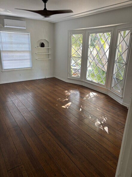Building Photo - 458 1/2 N Orange Grove Ave