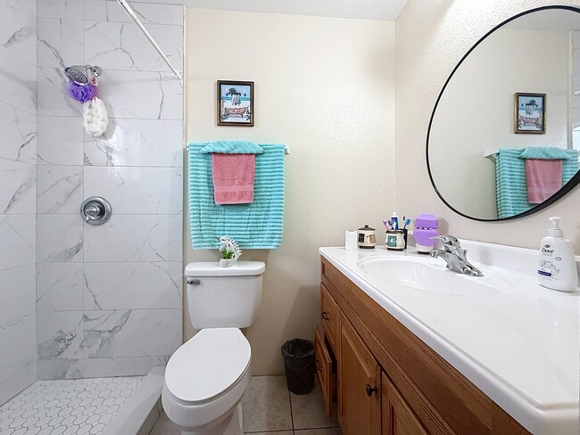 Building Photo - 522 Imperial Pl