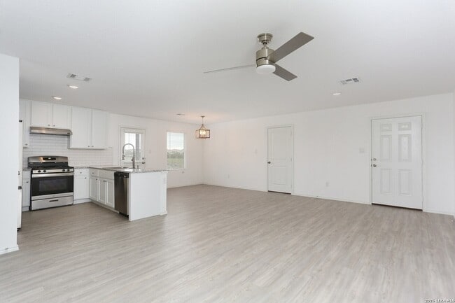 Building Photo - 6503 Scarecrow Wy