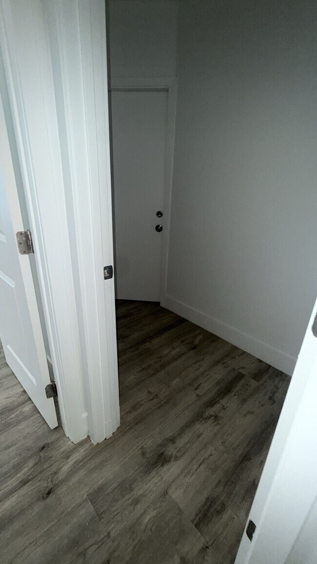 Building Photo - 4606 S Normandie Ave