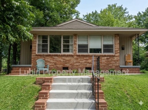 Building Photo - 2468 Yale Ave