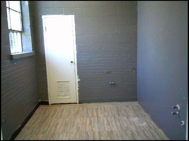 Building Photo - 206 N Reynolds Rd