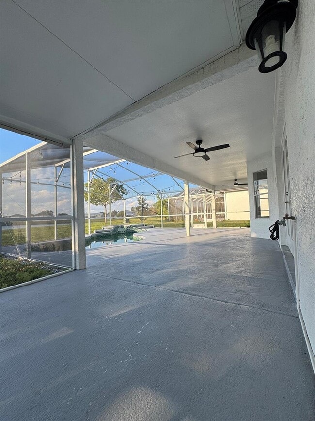 Building Photo - 2652 Hawthorne Ln