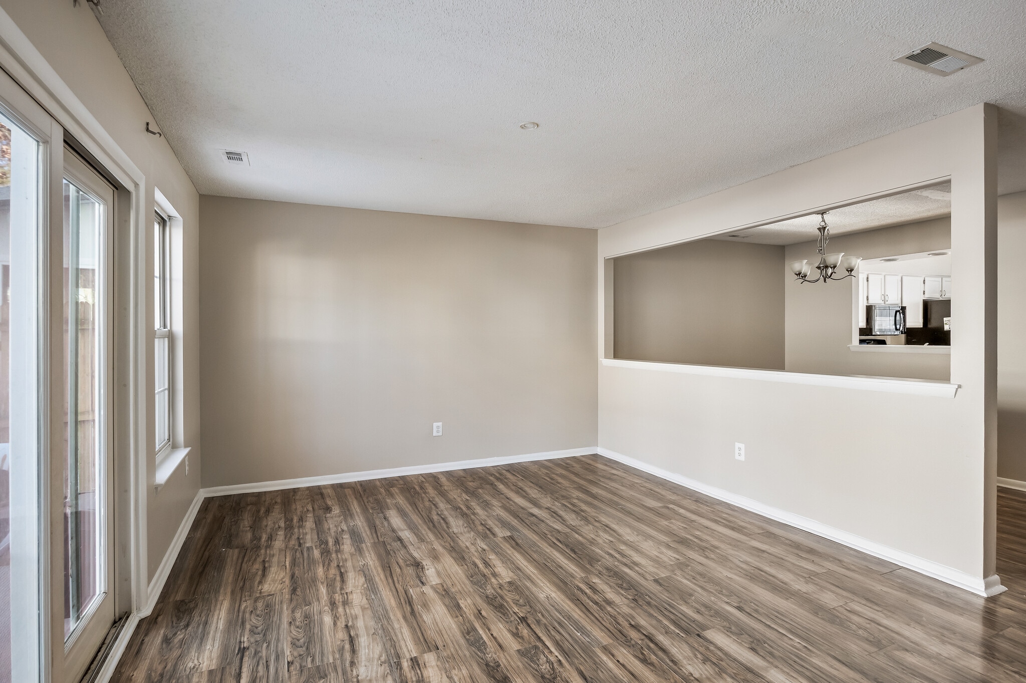 Building Photo - 49 Grant Ln