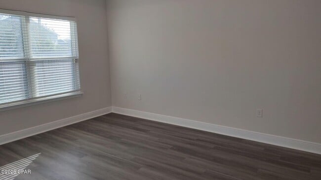 Building Photo - 326 Emerald Cove St