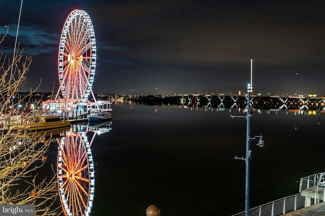 Building Photo - 147 Waterfront St