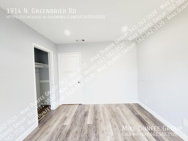 Building Photo - 1914 N Greenbrier Rd