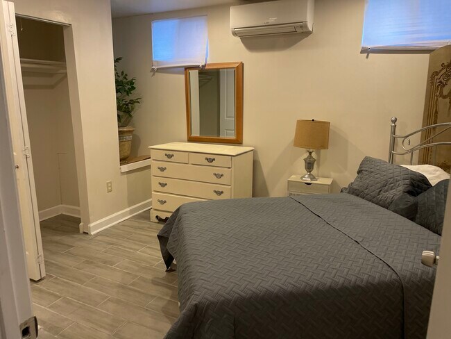 Building Photo - 5446 C St SE