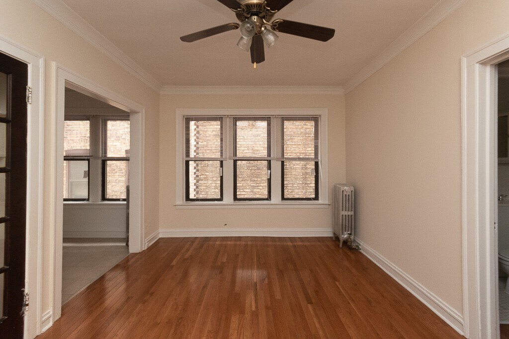 Building Photo - 4640 N Paulina St