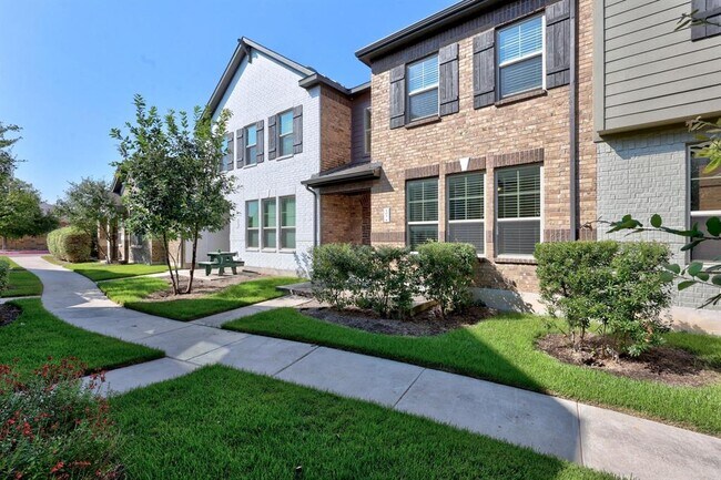 Building Photo - 7220 Wyoming Springs Dr