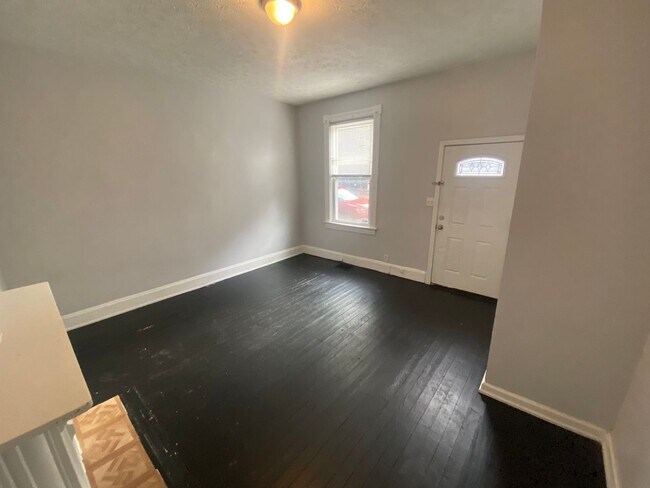 Building Photo - SPRING LEASING SPECIAL 1/2 OFF 1ST MONTHS ...