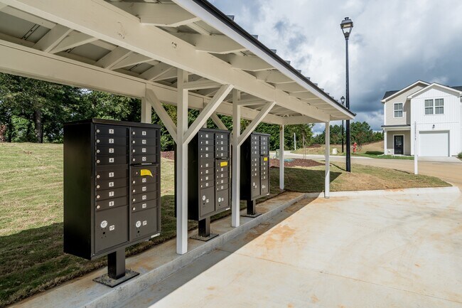 Building Photo - 31 Thunderbolt St