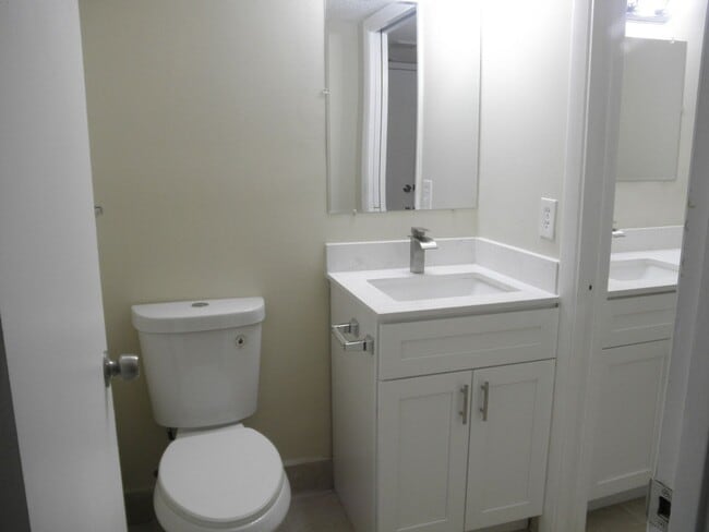 Building Photo - Fairview Villas