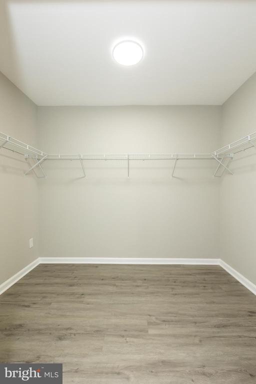 Building Photo - 9520 48th Ave