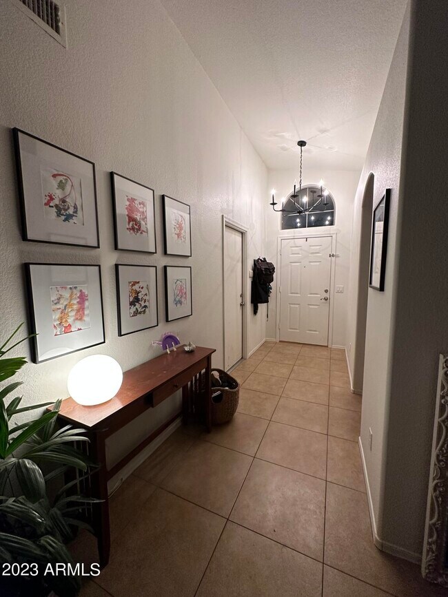 Building Photo - 6403 W Chisum Trail