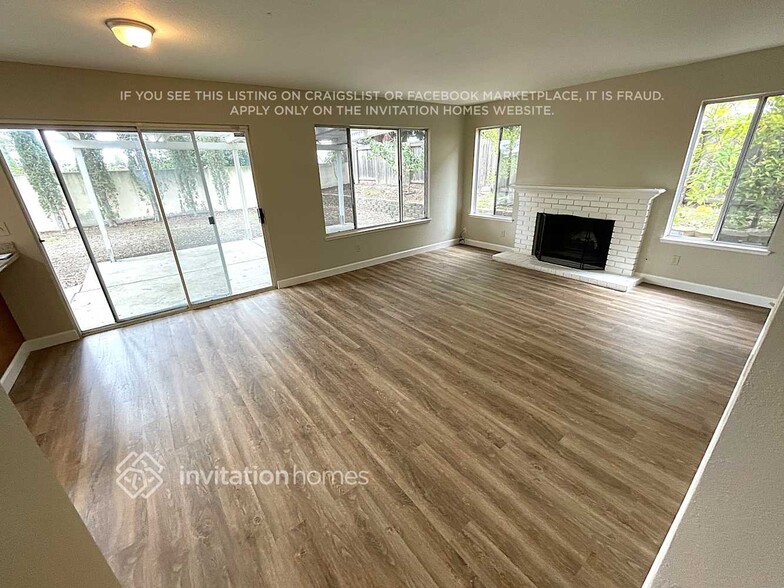 Building Photo - 4625 Arabian Way
