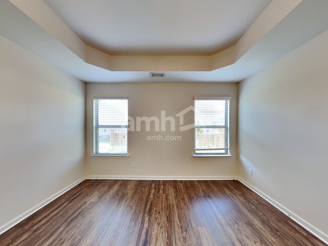 Building Photo - 525 Brickstone Way
