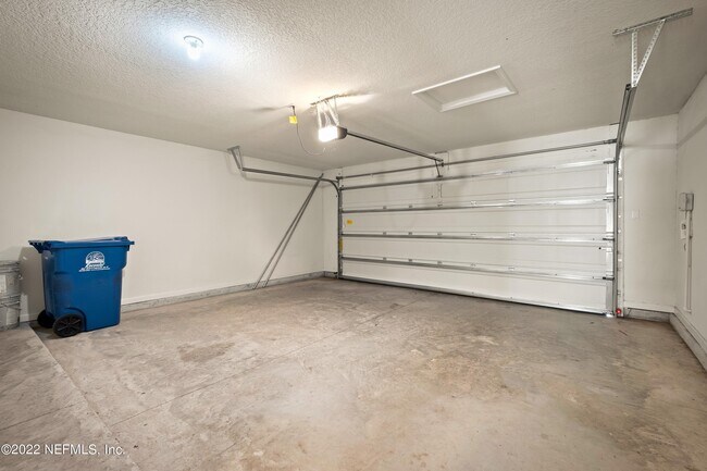 Building Photo - 120 Yellowfin Dr