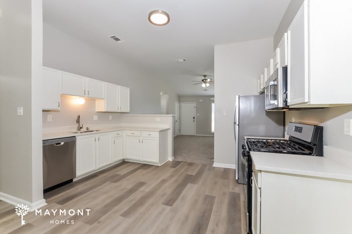 Building Photo - 465 Oakland Hills Dr