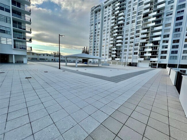 Building Photo - 2750 NE 183rd St