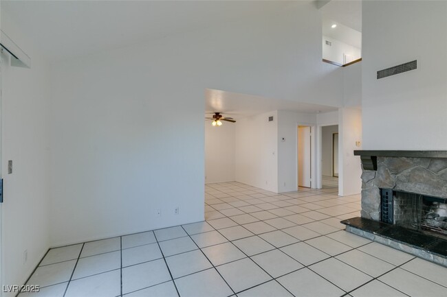 Building Photo - 4012 Grasmere Ave