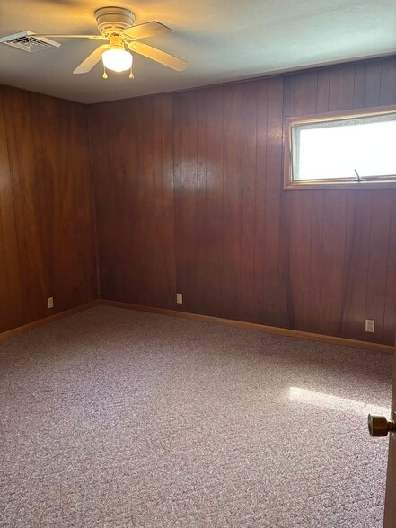 Building Photo - 189 N Park Dr
