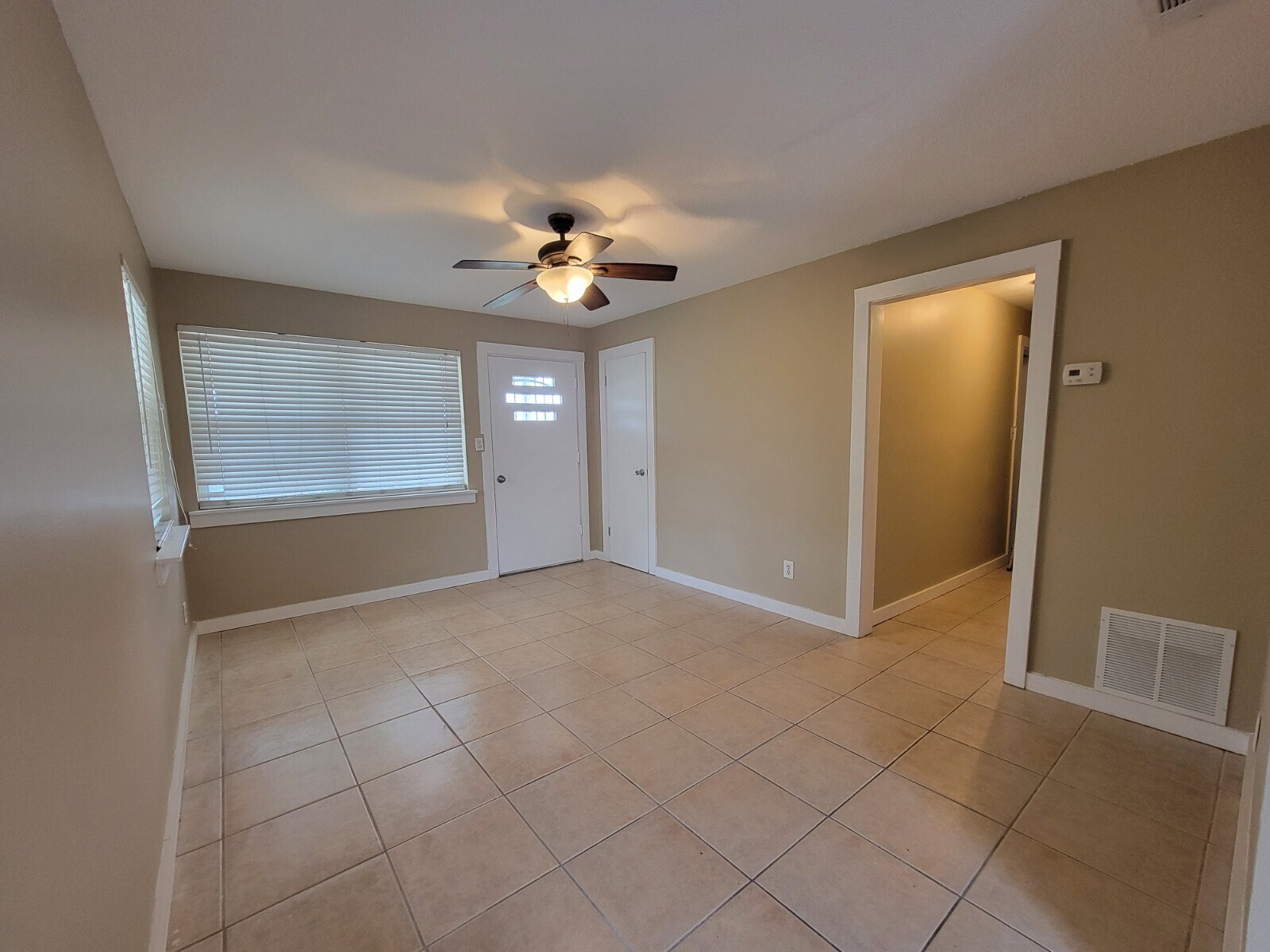 Building Photo - 1710 Chestnut Ave