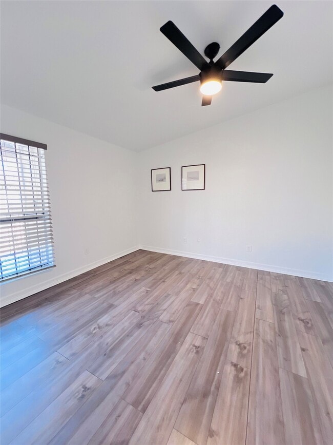 Building Photo - 2110 Wilcrest Dr