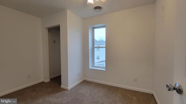 Building Photo - 105 Fairview Ave