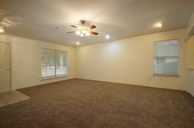 Building Photo - 1109 Fossil Cove