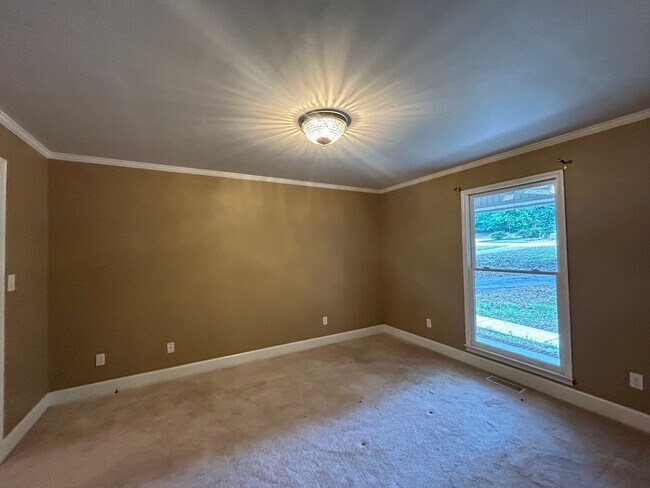 Building Photo - 308 Wynterhall Dr