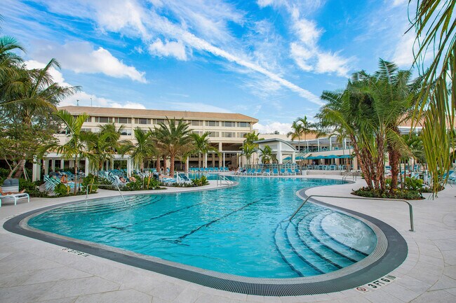 Building Photo - 5 Westgate Ln