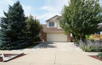 Building Photo - 4244 Round Hill Dr