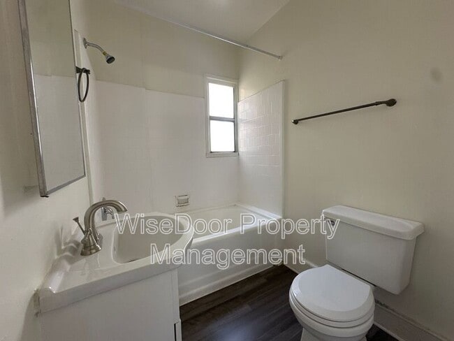 Building Photo - 3852 1/2 City Terrace Dr