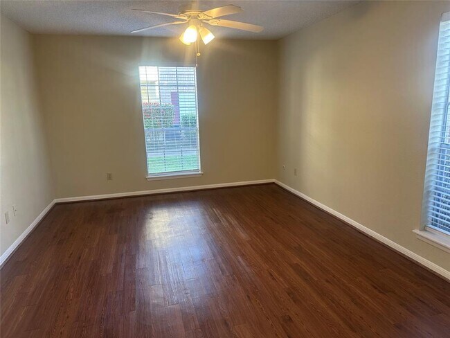 Building Photo - 2120 El Paseo St