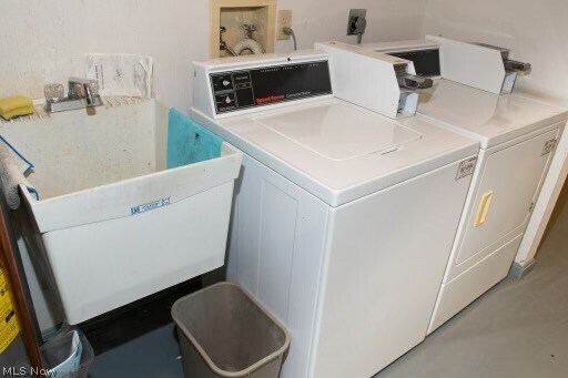 Building Photo - 2959 S Bay Dr