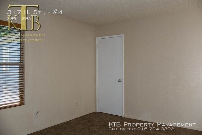 Building Photo - 2 Bedroom Downtown Townhome