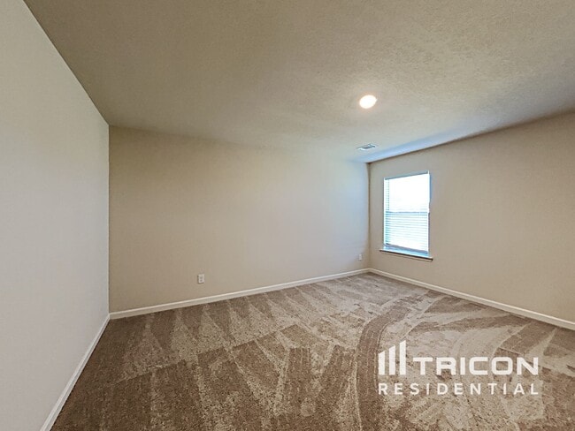 Building Photo - 172 Oliver Dr