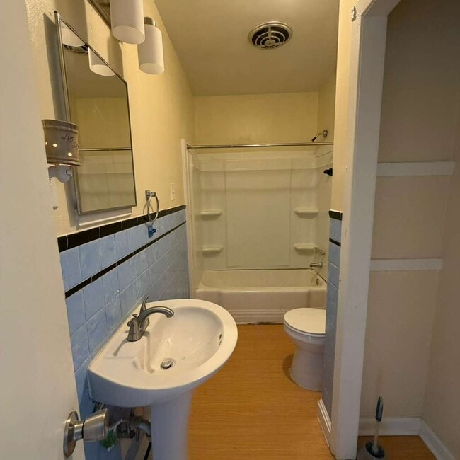 Building Photo - 105 N Conococheague St