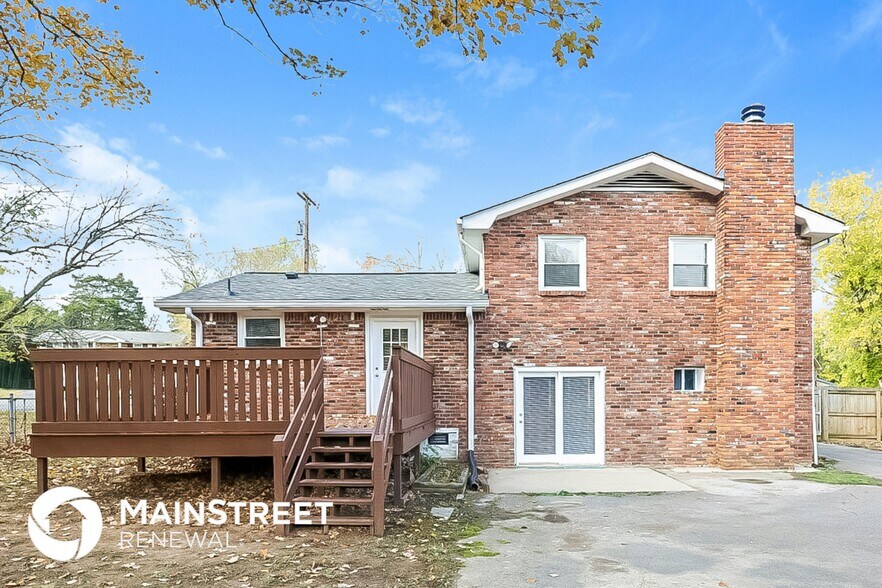Building Photo - 104 Jonesboro Ct