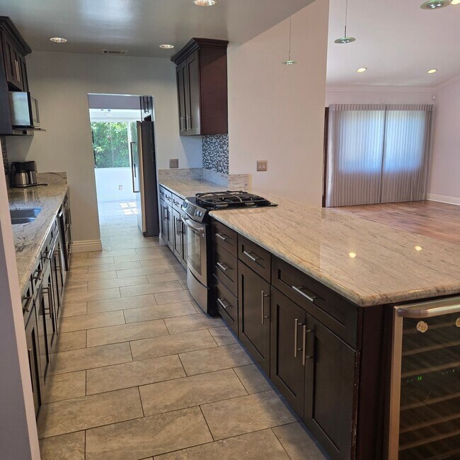 Building Photo - “Spacious West LA 3-Bedroom Home with Private Backyard & Modern Upgrades